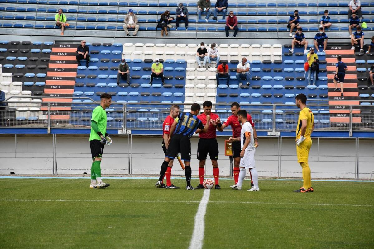 Calcio di serie D: il Latina batte il Muravera e blinda la seconda posizione in classifica. - 