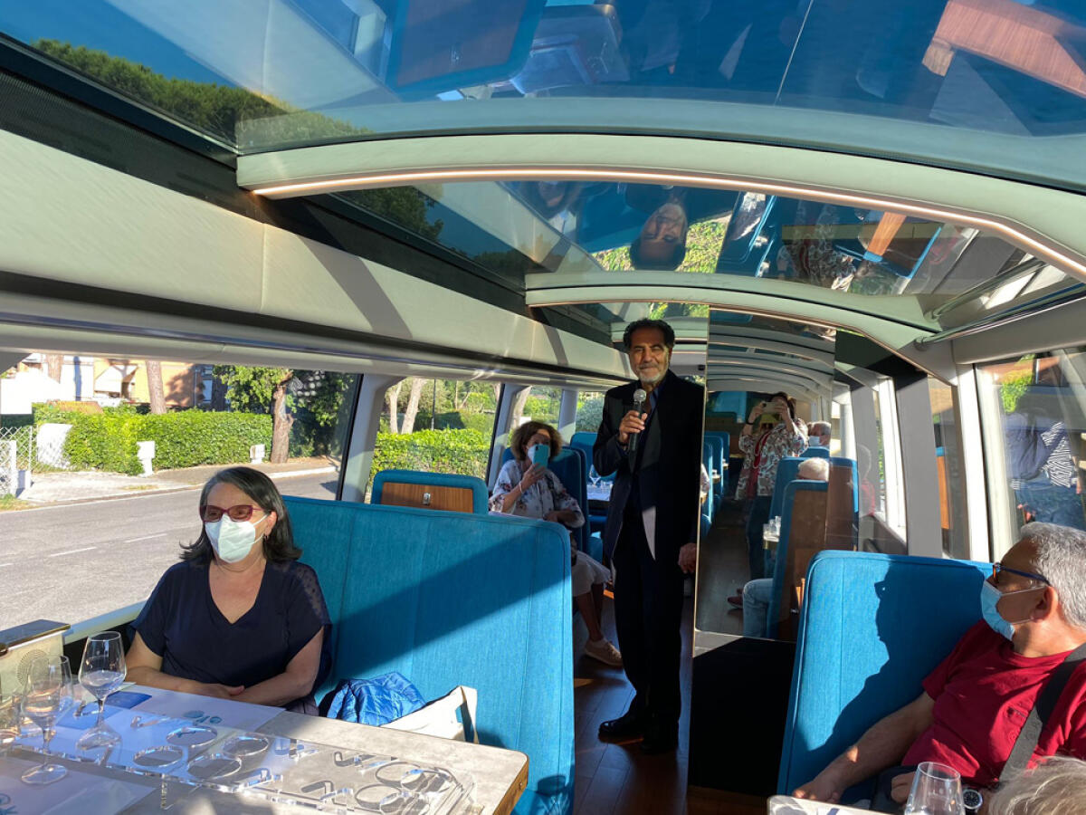 Visita guidata ai siti storici di Anzio in bus con apericena: successo per il primo dei 16 tour in programma. Le FOTO - 