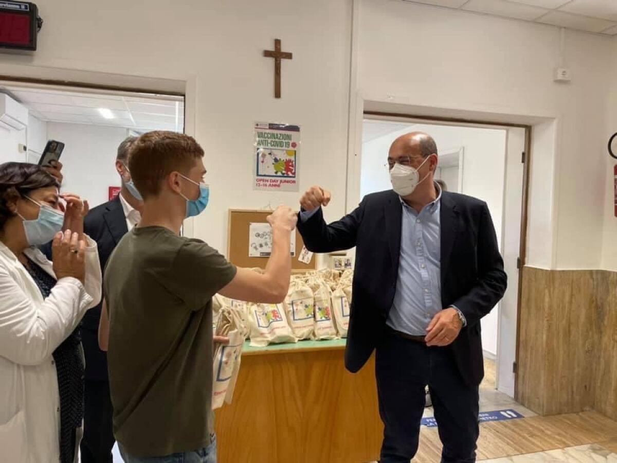 Covid, Zingaretti visita Hub vaccinazioni Acea e Primavalle. - 