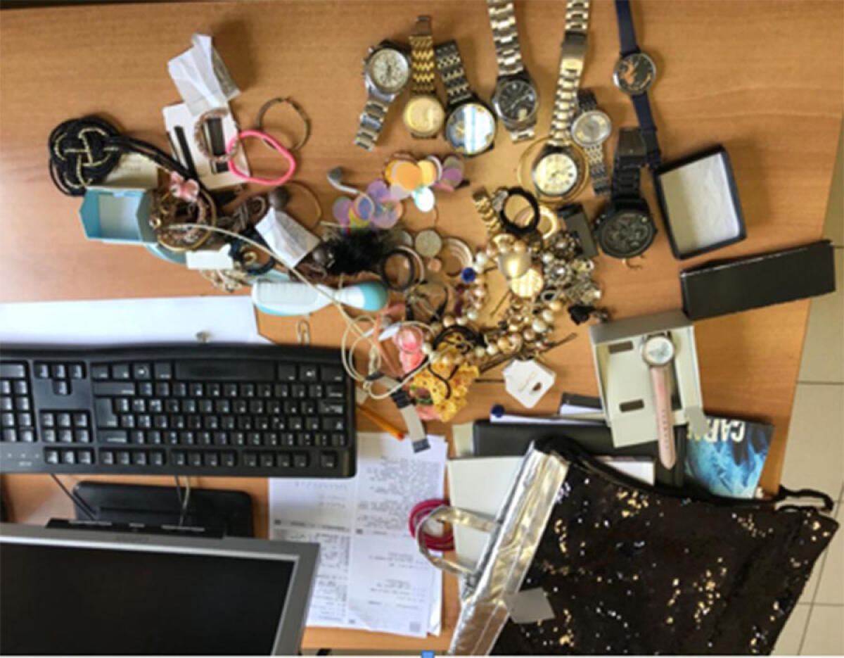 Furto in casa in via De Gasperi ad Aprilia, intervengono in carabinieri: due donne in arresto - 