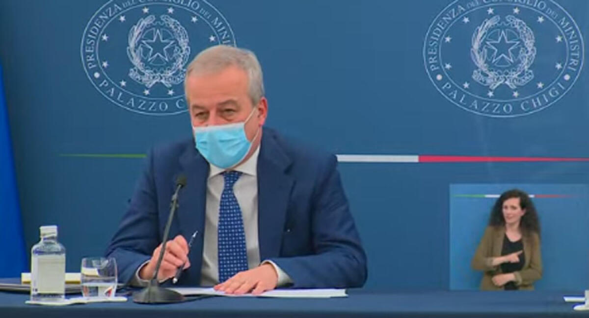 Open Week AstraZeneca over 18, stop anche nel Lazio. Il Cts ha deciso: "Chi attende seconda dose farà Pfizer o Moderna" - 