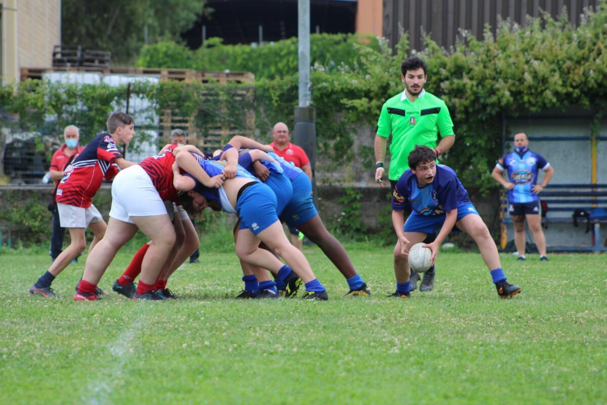 I ragazzi dell'under 14 dell'Aprilia Rugby tornano in campo e ricordano Marco Ceccarelli - 