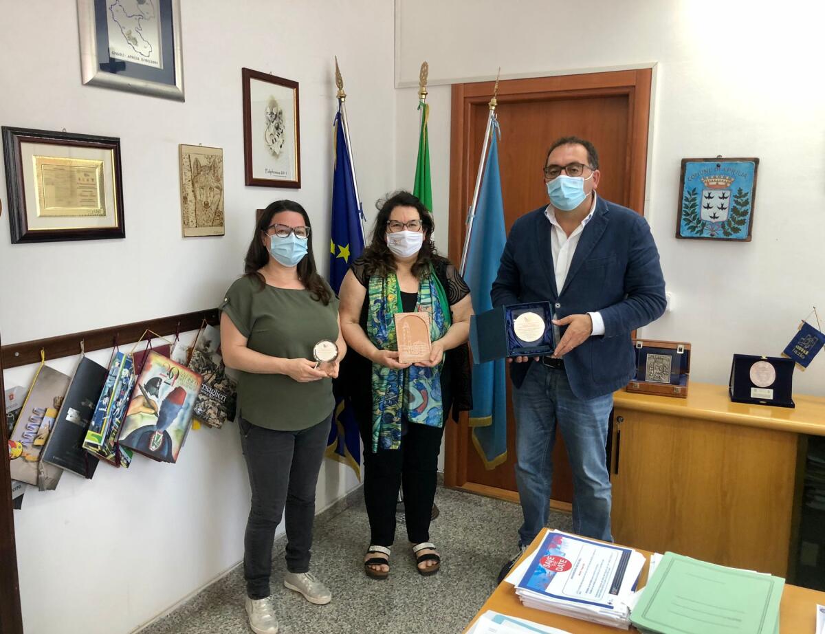 Aprilia - Fibromialgia, Amministrazione incontra referenti cittadini dell’AISF: Soddisfazione per la campagna informativa di maggio - 