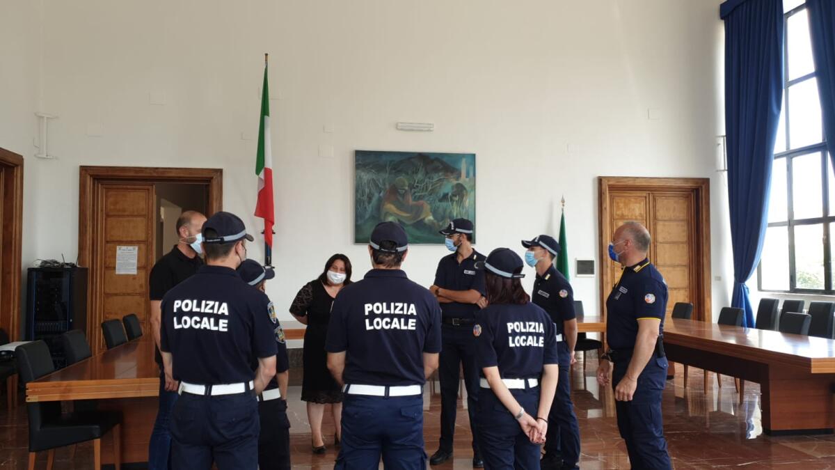 Sabaudia - Sei nuovi agenti di Polizia Locale per il supporto al Comando - 