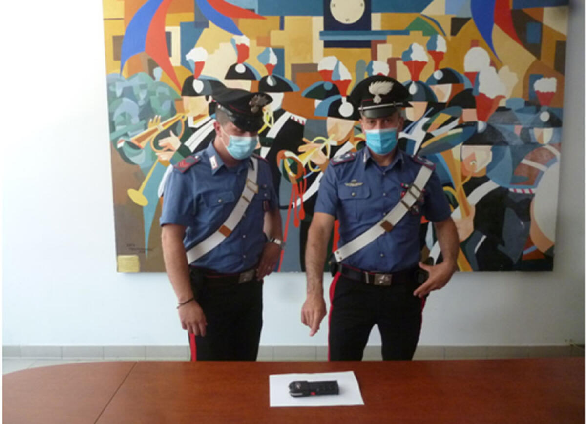 Aprilia - Tenta la rapina in un negozio armata di pistola elettrica, il titolare reagisce. Arrestata - 