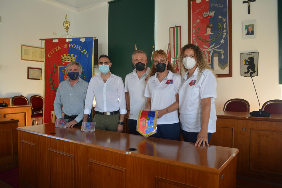 Il Sindaco di Pomezia incontra una delegazione della squadra di pallavolo femminile Virtus Invicta Pomezia. - 