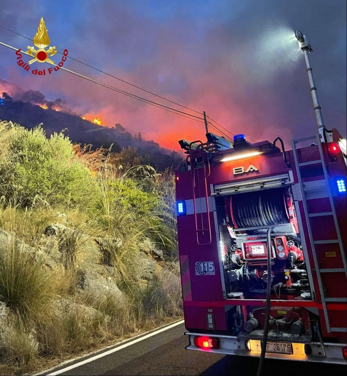 Vasto incendio boschivo a Prossedi: divorati 20 ettari di macchia mediterranea e pineta. Operazioni concluse alle 12.00 di oggi. - 