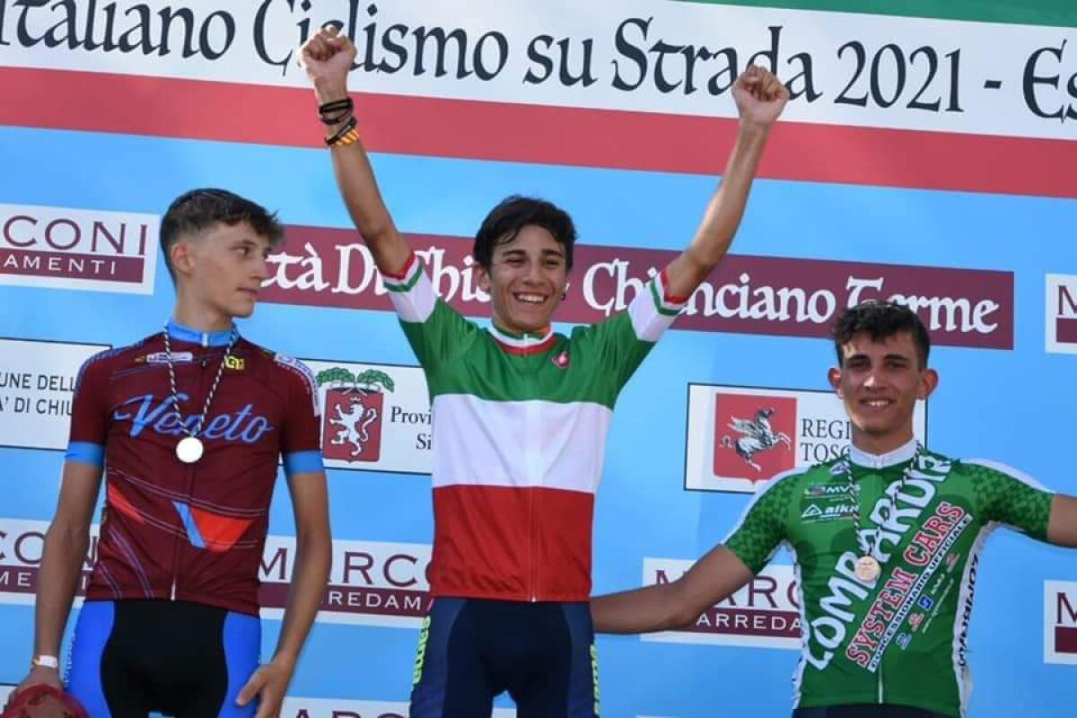 Ciclismo - Ivan Toselli, portacolori della Marco Pantani Official Team, si è laureato campione italiano della categoria allievi - 
