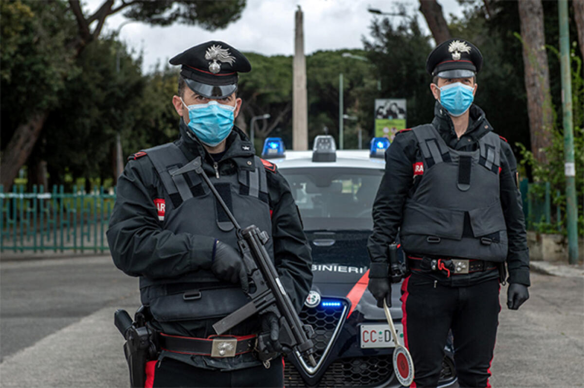 Tentano di rubare un ciclomotore in centro, a Latina: i Carabinieri arrestati due malfattori. - 