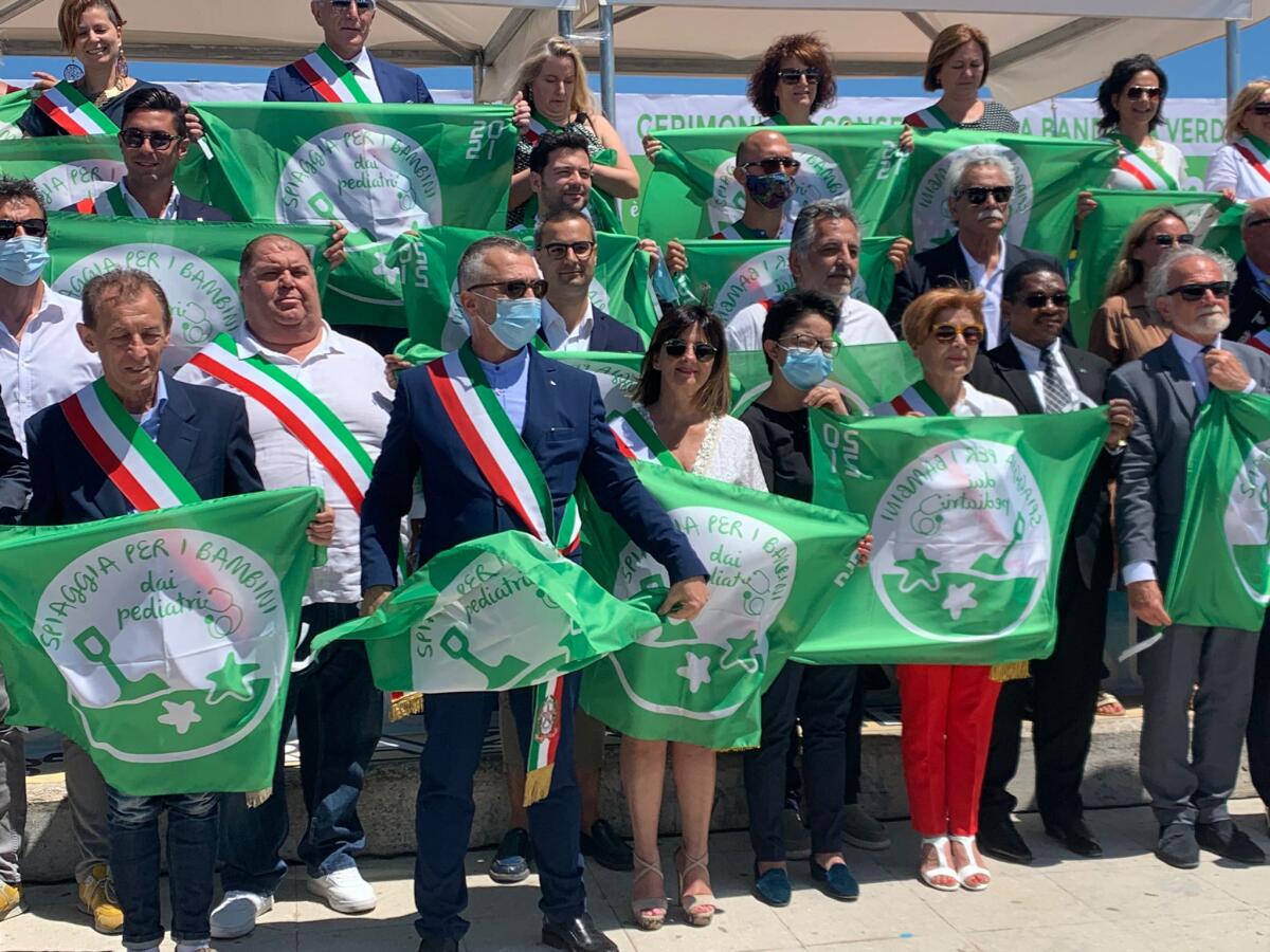 Anzio: ritirata la bandiera verde, "A breve apertura spiaggia per le persone con disabilità" - 