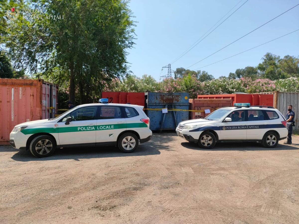 Scoperta discarica abusiva di rifiuti pericolosi su un terreno di circa 2mila mq, area sequestrata. Due denunce - 