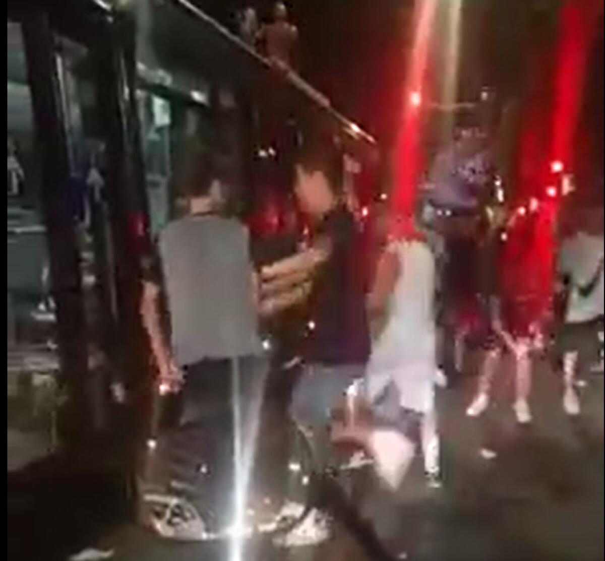 Atti vandalici nella Capitale durante i festeggiamenti per la partita Italia-Spagna: la Polizia arresta uno dei responsabili. - 