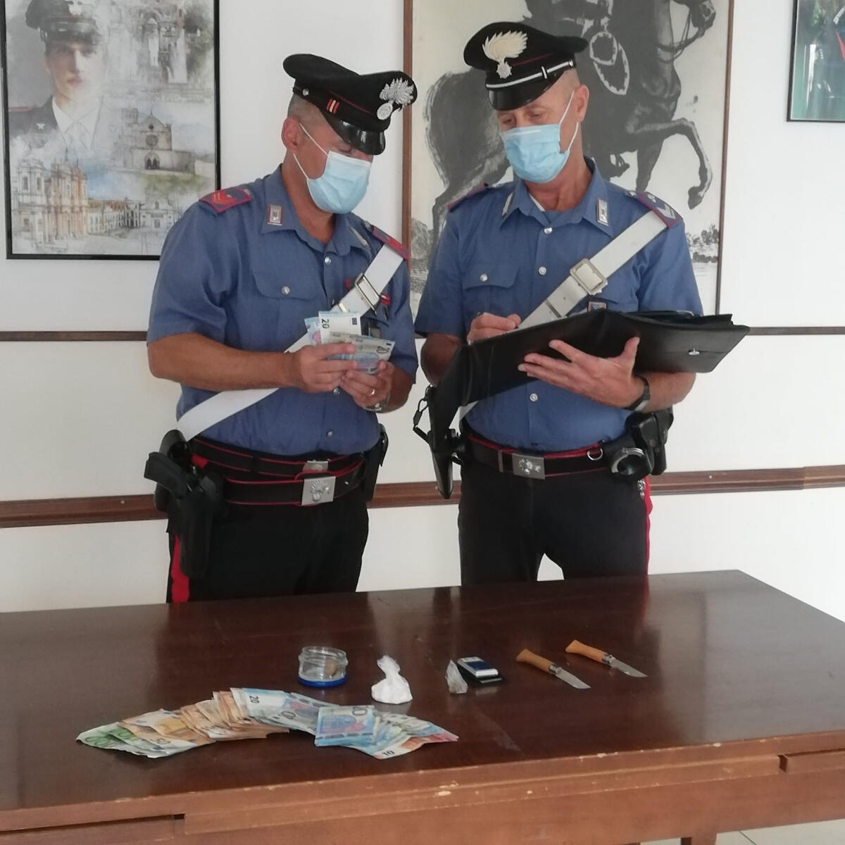 Hashish e cocaina in auto e a casa: due arresti nel sud pontino - 