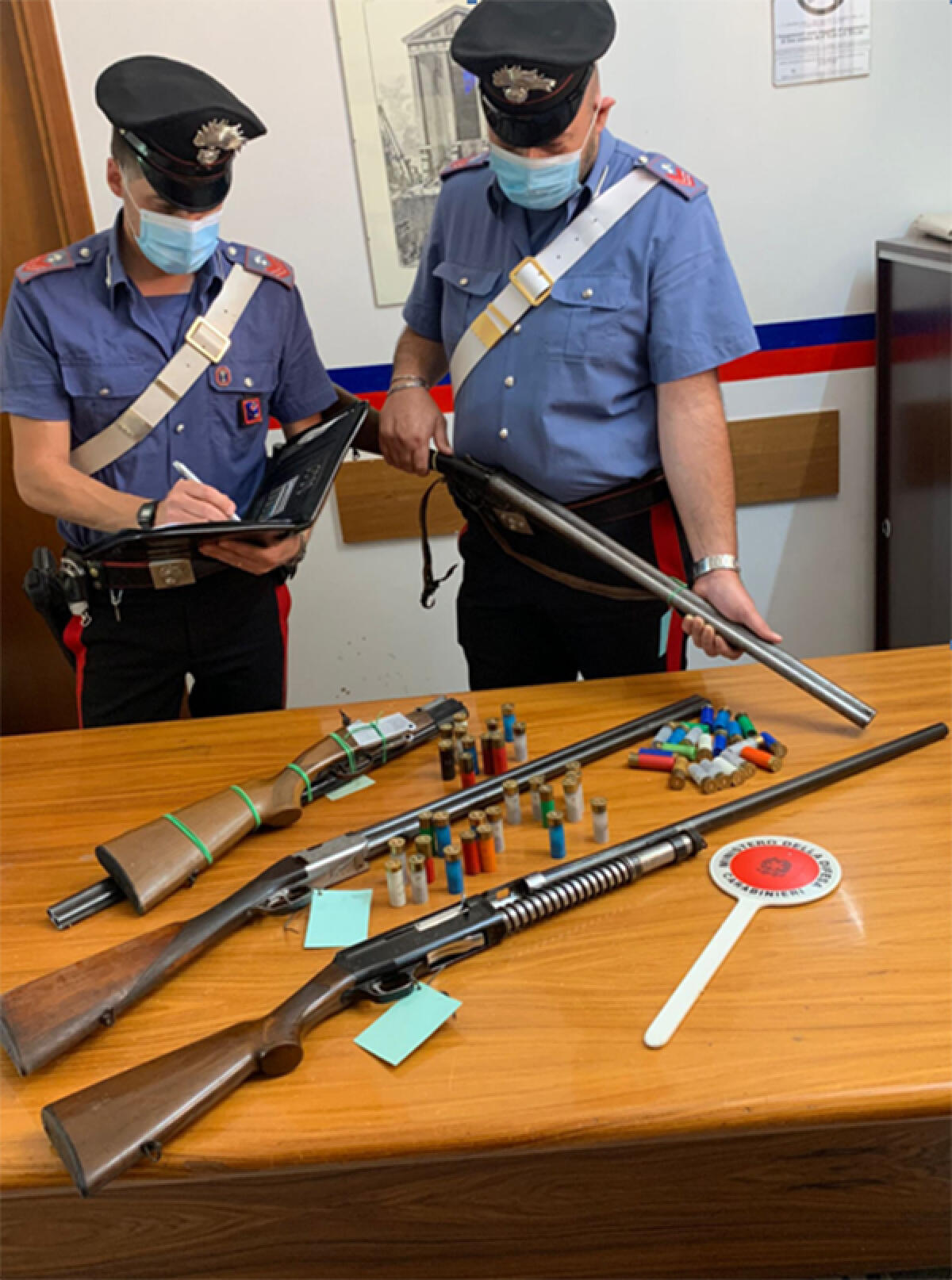 Era uscito di casa con il fucile del padre: arrestato dai Carabinieri il 45enne di Cori ricercato ieri. - 