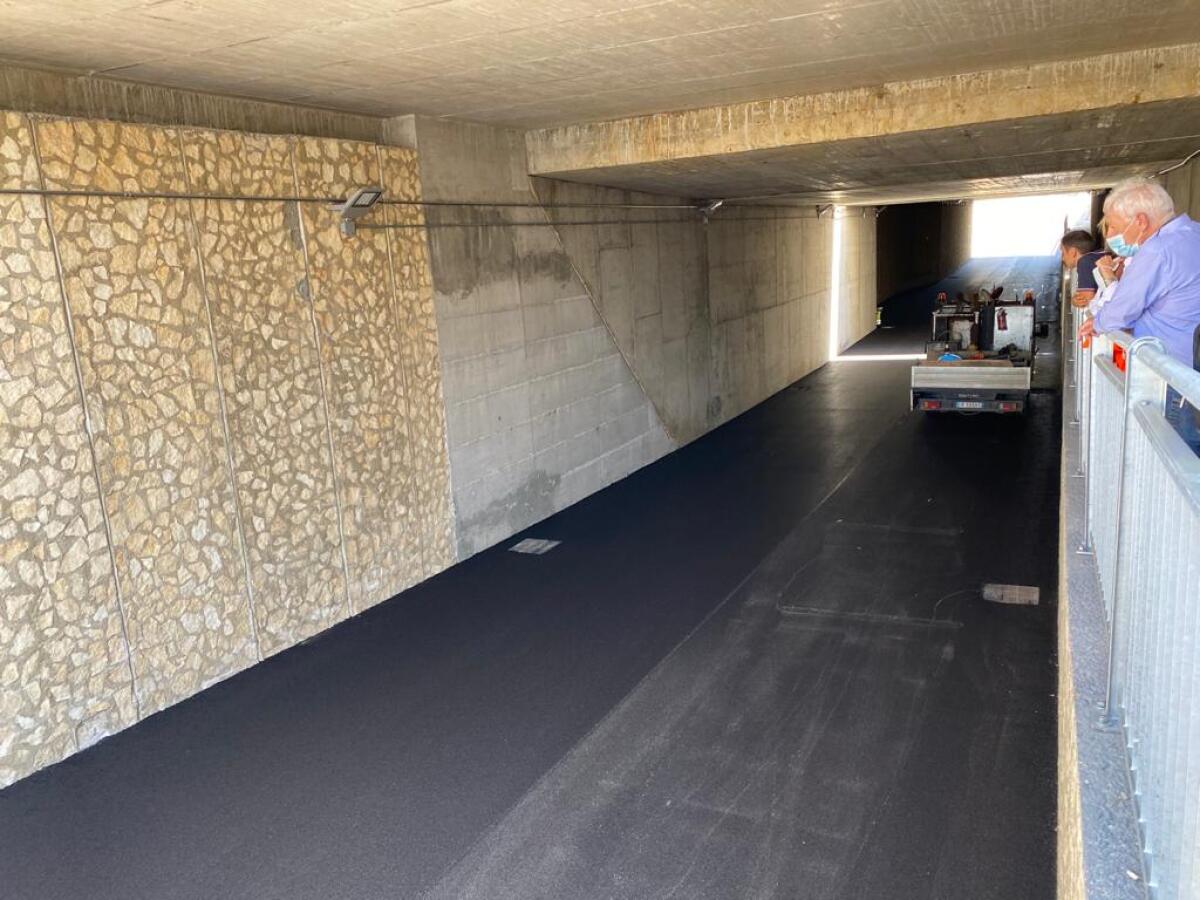 Casello 45 - Tentano  di rubare il gruppo elettrogeno del sottopasso con una gru, notati dai cittadini fuggono - 