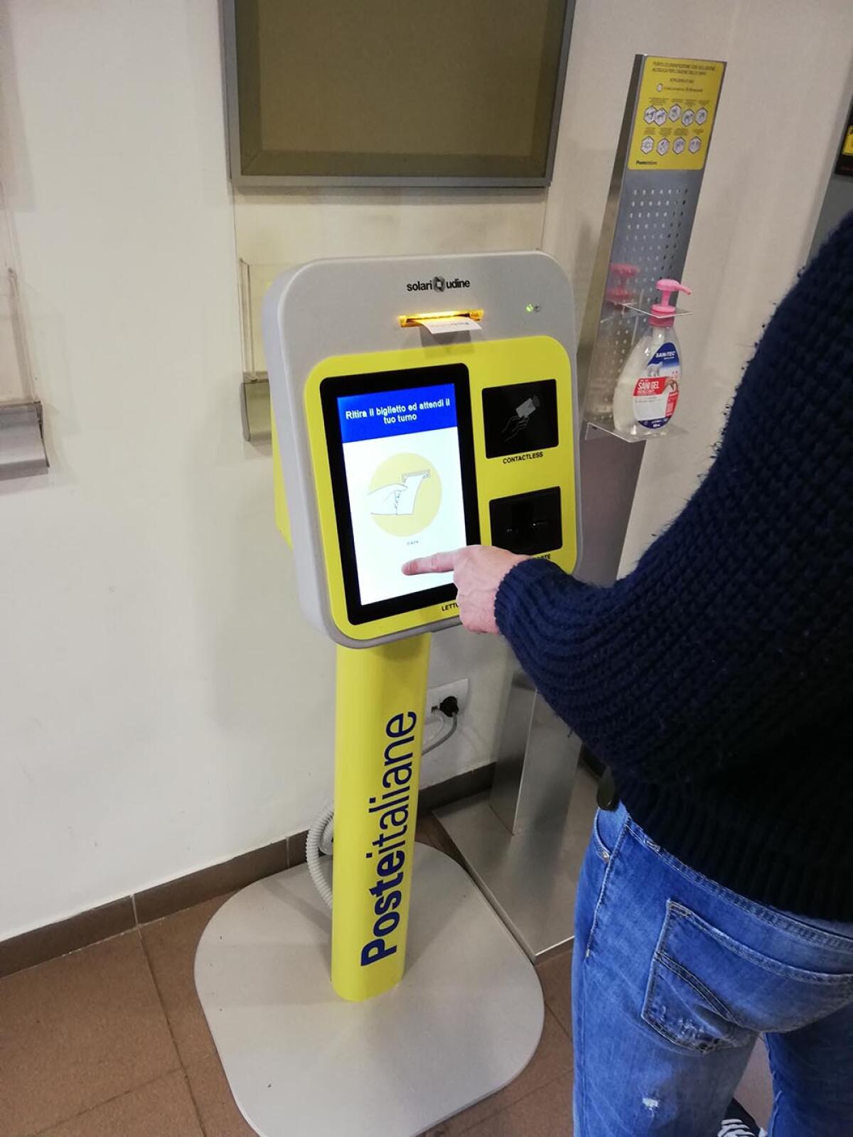 Poste, Nettuno: a Larco Giovanni XXIII installato il nuovo gestore delle attese "Light" - 