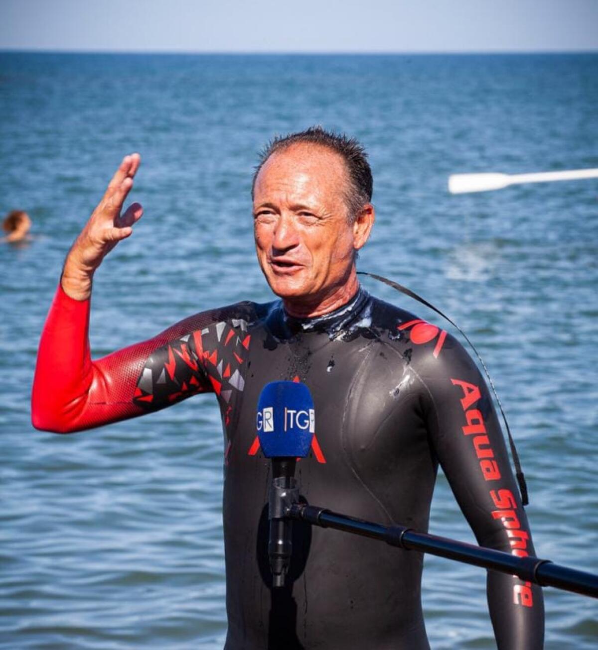 Giro d’Italia a nuoto 2021 per i diritti delle persone con disabilità. Salvatore Cimmino questo sabato fa tappa a Torvaianica. - 