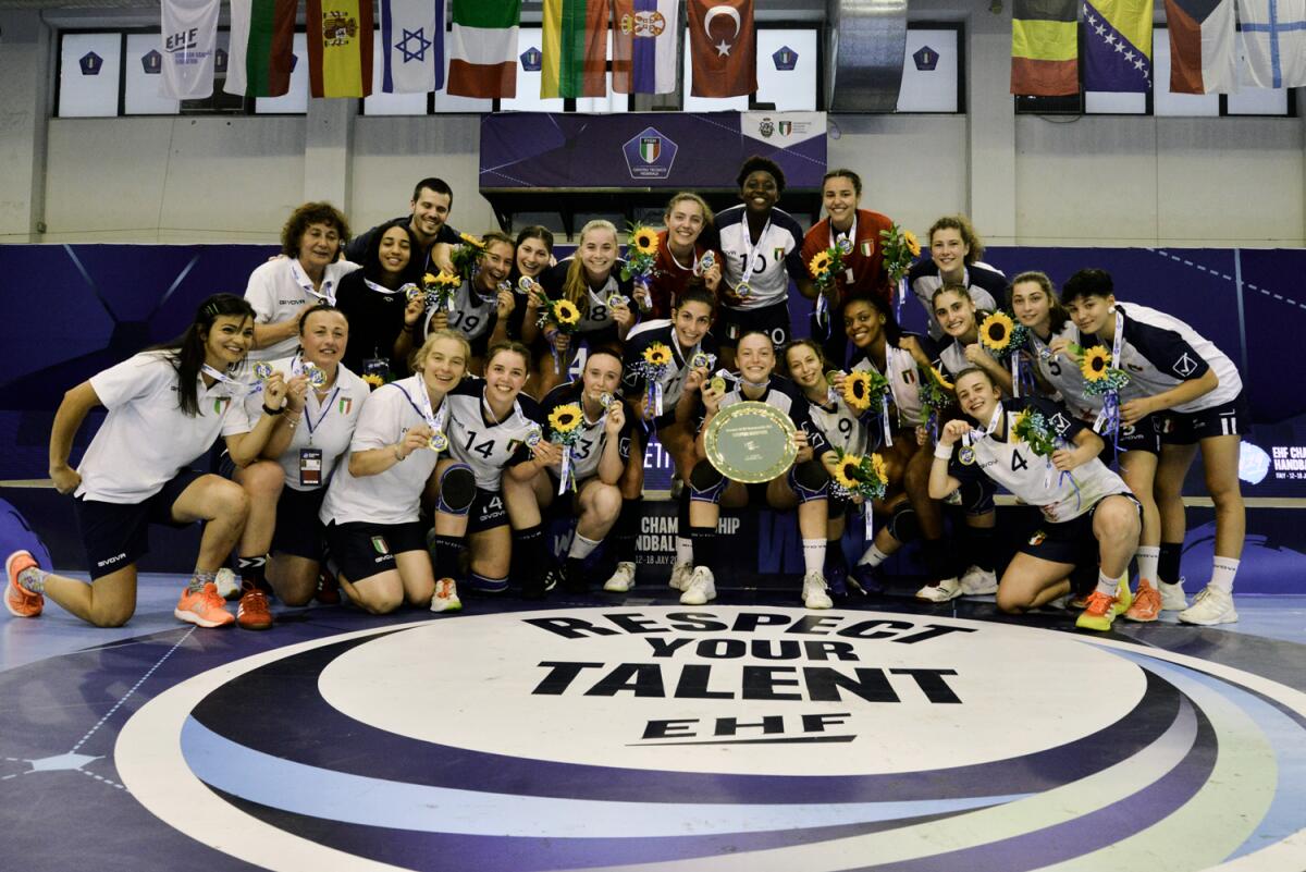 Pallamano Nazionale U19 - L'Italia è sul tetto d'Europa. Le Azzurre hanno vinto l'EHF superando la Lituania - 