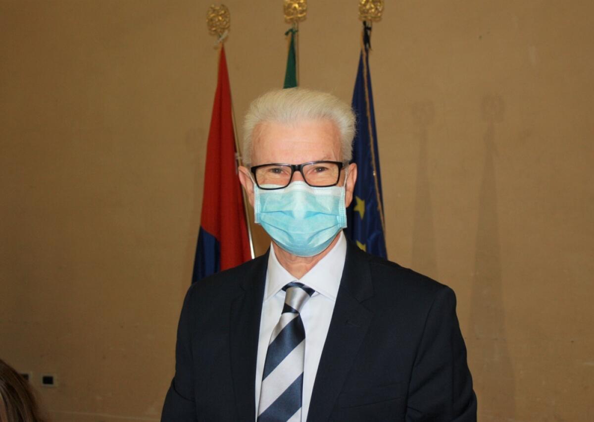 Cluster nel campeggio di Fondi, il sindaco firma ordinanza per dichiarare la zona gialla: stop a tutte le attività e mascherina anche all'aperto - 