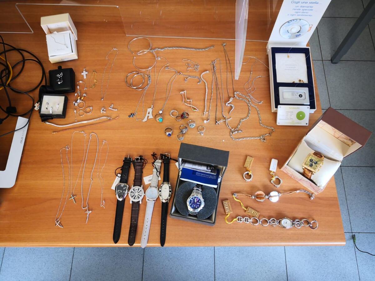 Controlli ai Compro Oro con finalità antiriciclaggio. Sequestrata un’attività abusiva nel centro di Formia. Denunciato il responsabile - 