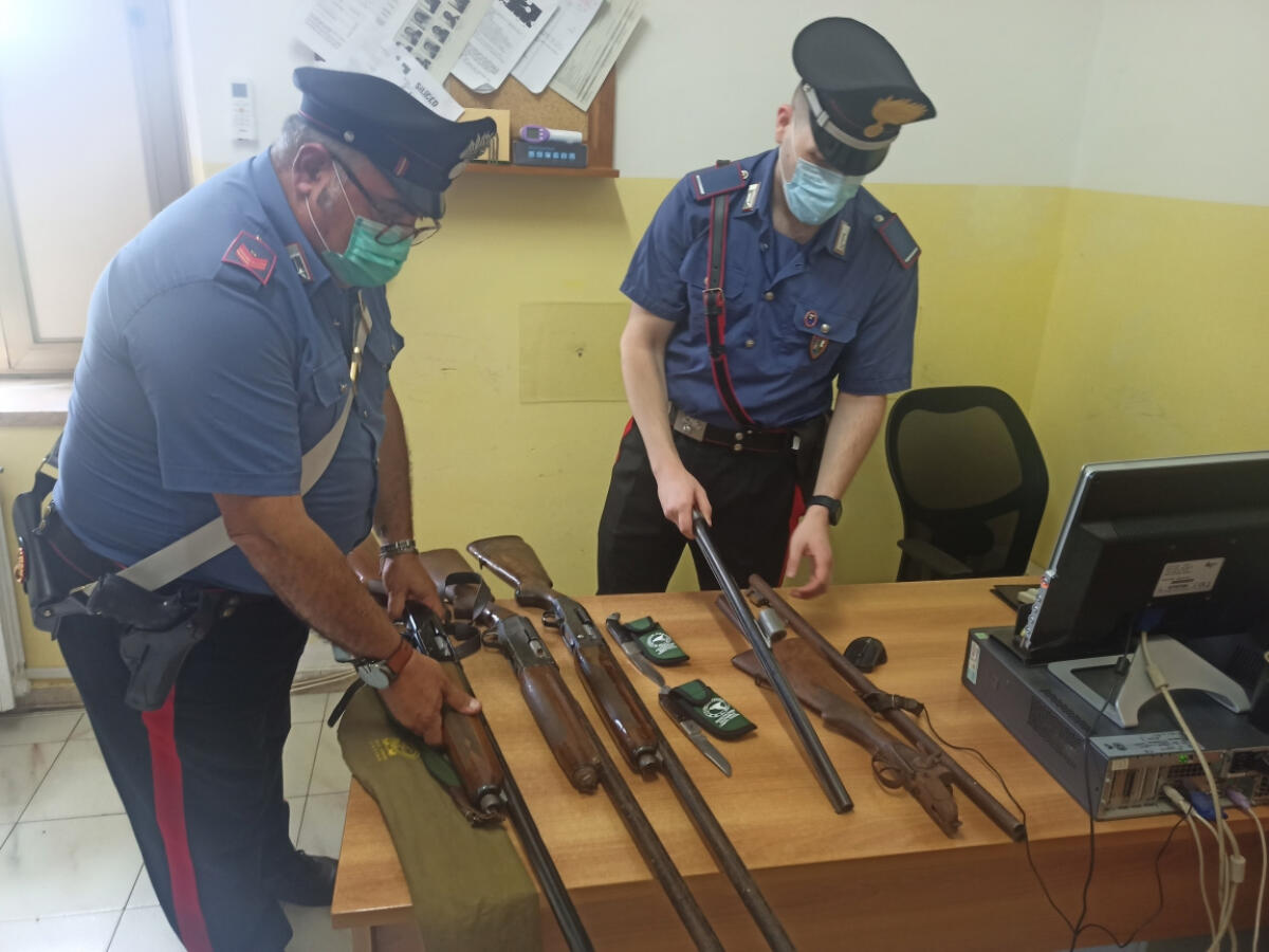 Fucili ritrovati sulle sponde del canale Mussolini, denunciato 68enne - 