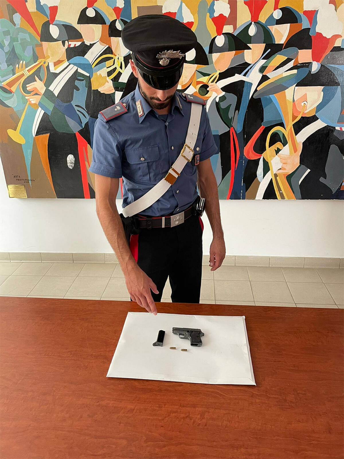 Sorpreso con una pistola con matricola abrasa e due proiettili, 51enne di Aprilia in arresto - 