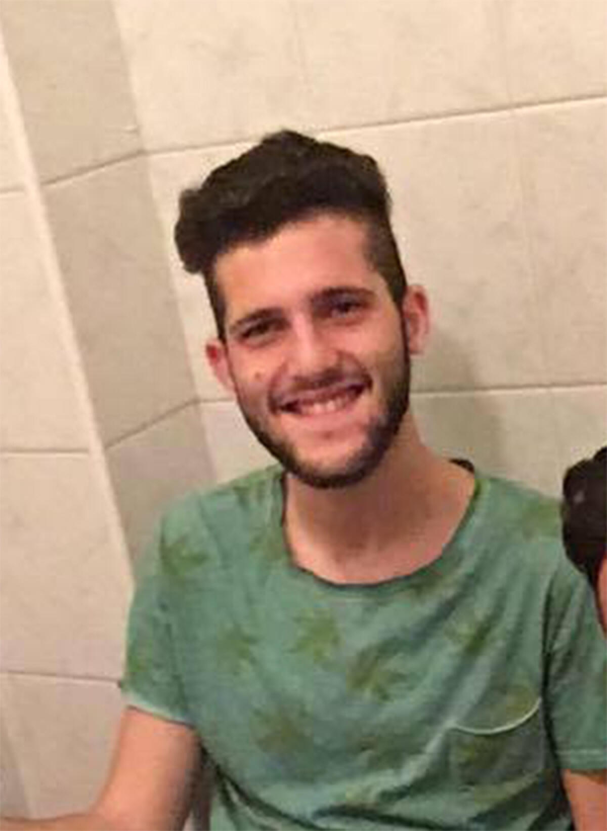 Fuori strada con l'auto a Sabaudia: muore Giuseppe Del Sordo, 23enne di Aprilia. Attesi per giovedì i funerali. - 