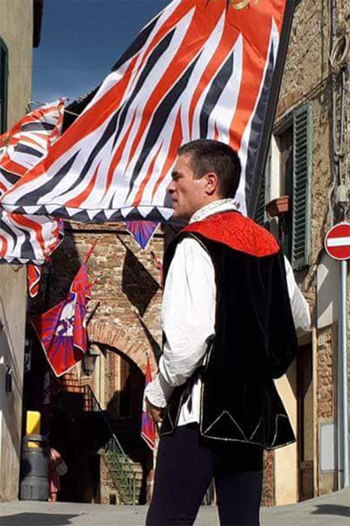 E’ venuto a mancare Fabio Antonetti, Presidente dell’associazione Sbandieratori e Musici di Velletri. La camera ardente alla clinica di  Aprilia, dove lavorava. - 
