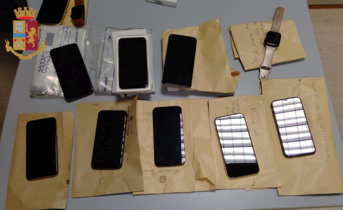 La Polizia scorta i vaccini a Ciampino e scopre un maxi-furto di merce hi-tech”. - 