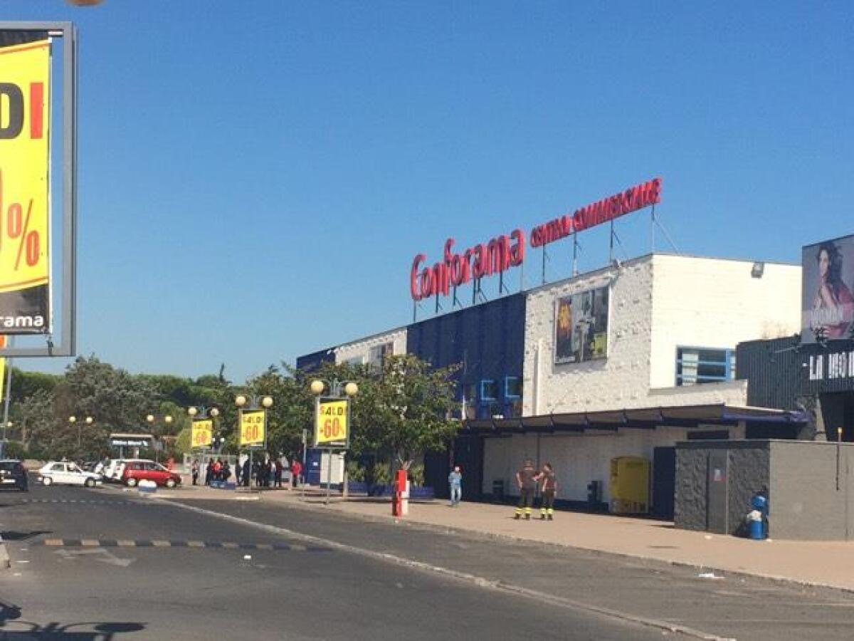 Irruzione dei ladri al centro commerciale Conforama di Aprilia: il bottino ammonta a 10mila euro. - 