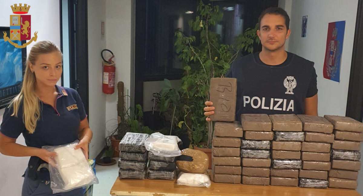 50 kg di cocaina purissima sequestrata dalla Polizia di Stato. Arrestato il 41enne che la stava “movimentando” - 