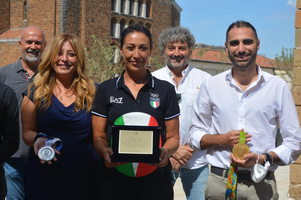 Il Sindaco di Pomezia, Zuccalà, incontra la campionessa olimpica di tiro a volo Diana Bacosi. - 