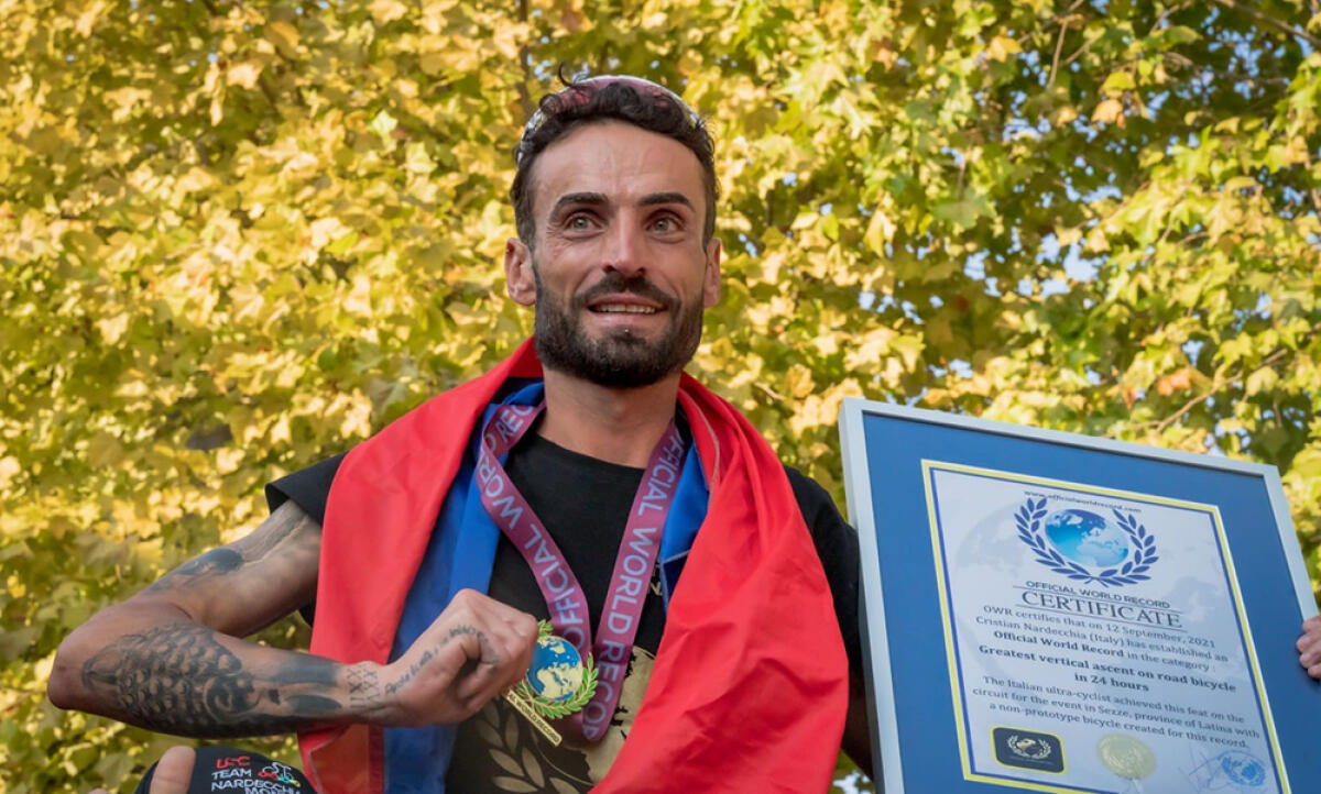 Ciclismo, l'impresa di Cristian Nardecchia: è record del Mondo - 