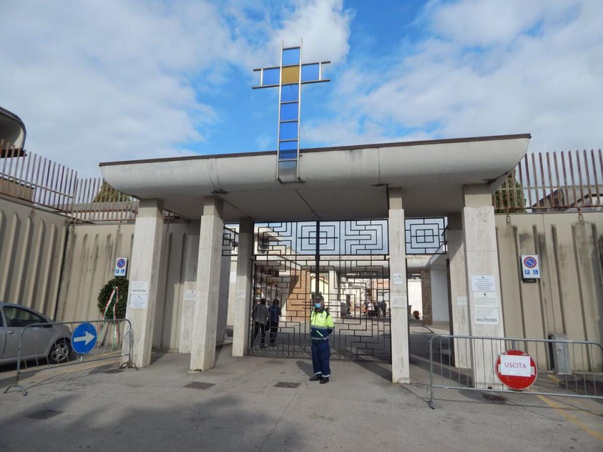 Da questo venerdì 1° Ottobre ad Aprilia torna in vigore l’orario invernale di apertura del Cimitero Comunale. - 