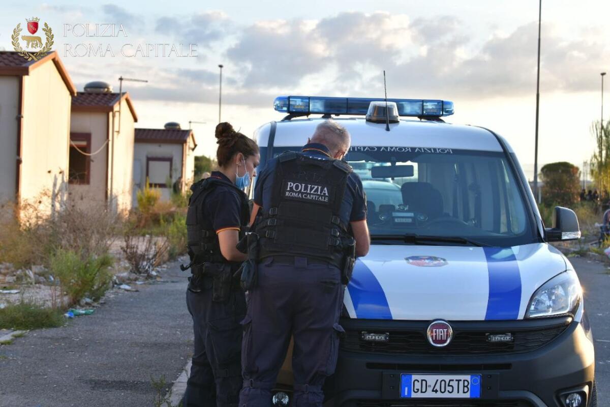 Avviate le operazioni per liberare il campo rom “La Barbuta” a Roma. - 