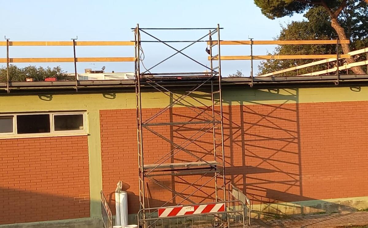 Partiti a Sabaudia i lavori di impermeabilizzazione dei tetti di tutti gli istituti scolastici. - 