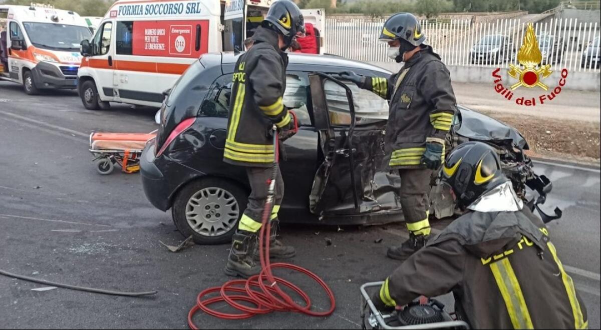 Grave incidente sulla variante Appia Domiziana, a Formia: 4 feriti. - 