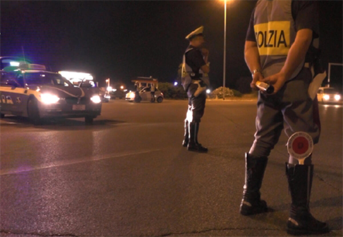Controlli della Polizia nella zona della movida ed in periferia, a Latina: fioccano le multe per violazioni al codice della strada. - 
