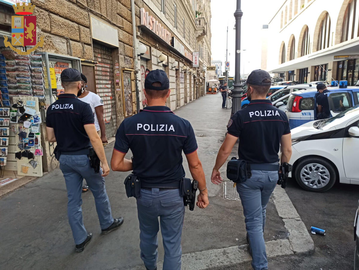 Continuano i servizi ad Alto Impatto nelle aree della Stazione Termini e di Piazza Vittorio Emanuele II, a Roma. - 