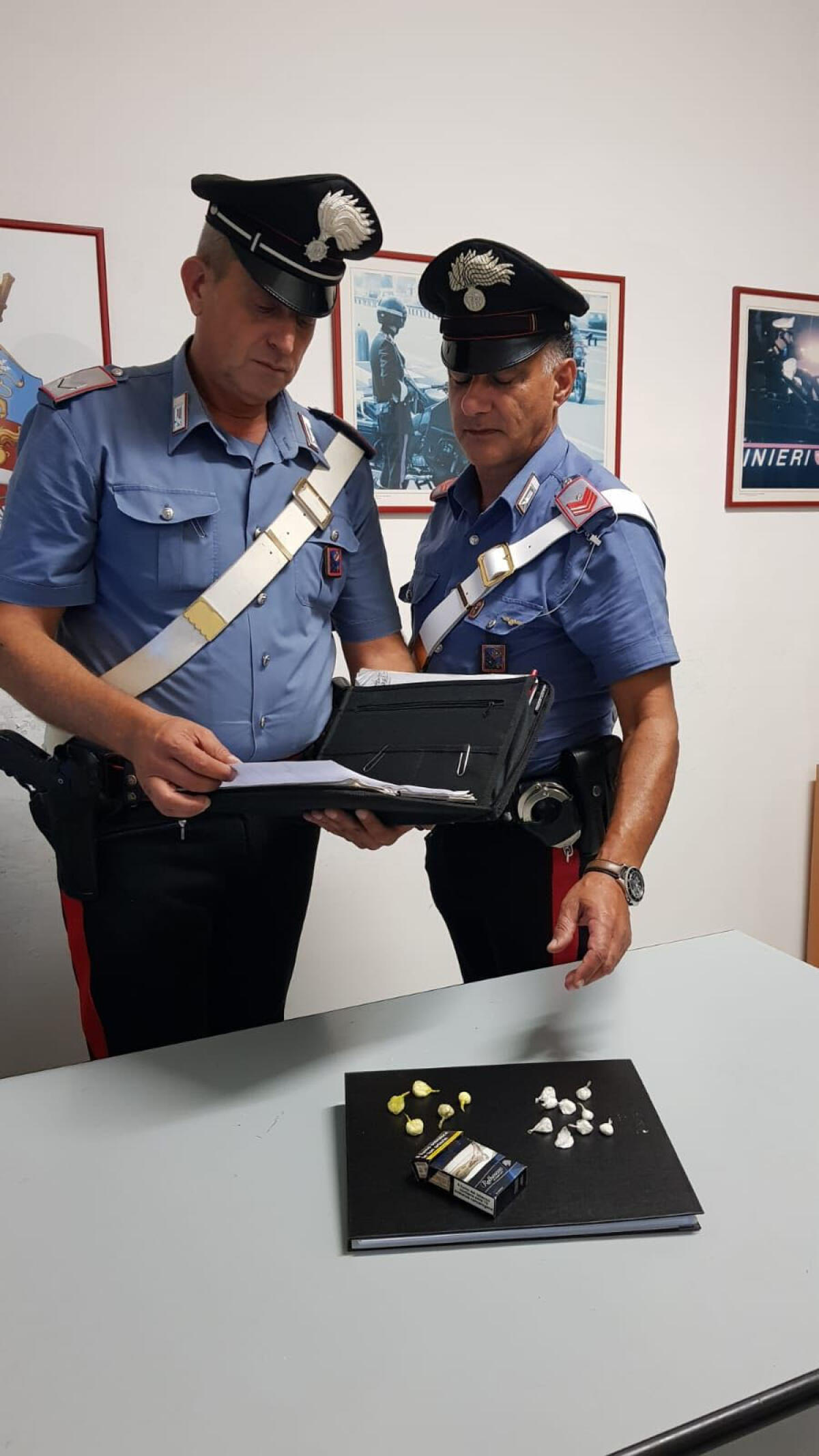 Cocaina e crack nascosti nelle sigarette: 36enne denunciato - 