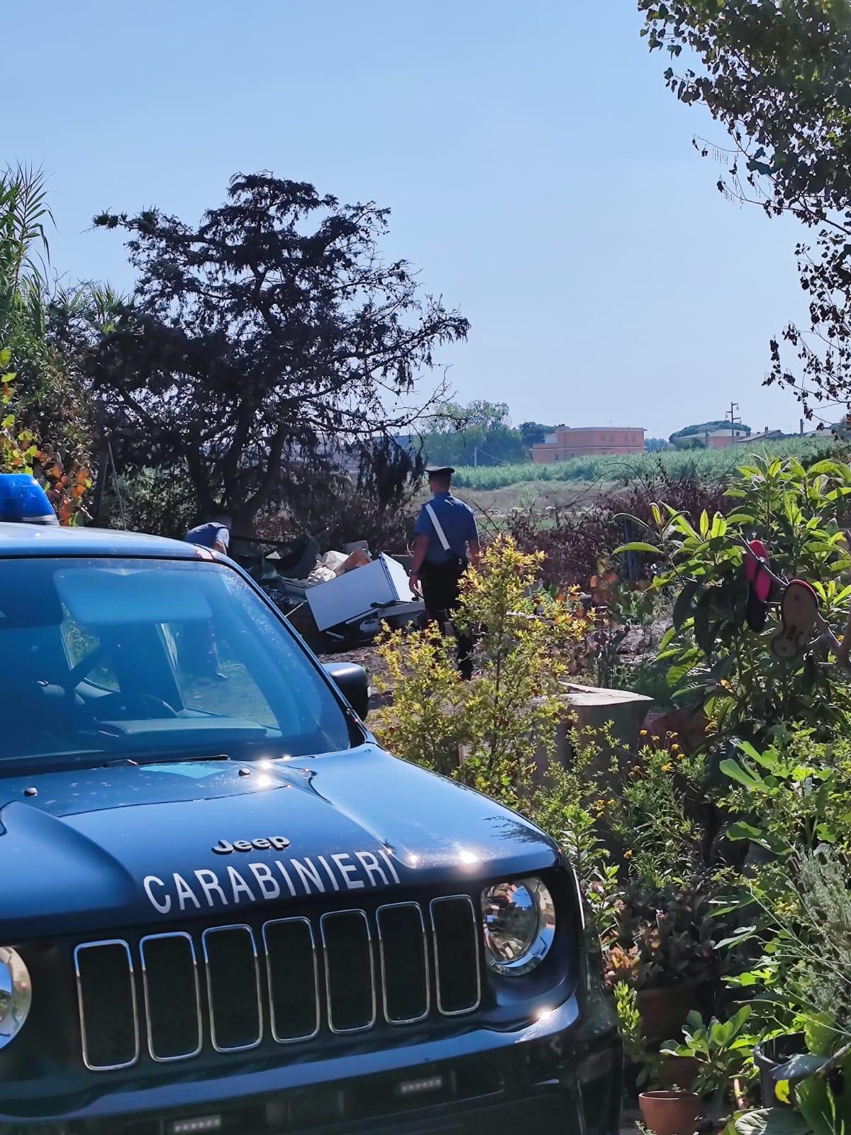 Omicidio a Tor San Lorenzo. Trovata morta in casa con una ferita alla testa: la vittima è Gabriella Bartolotta - 