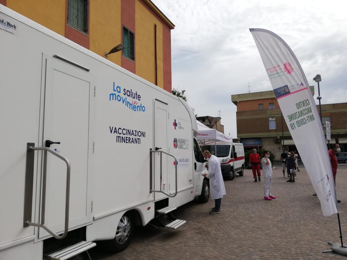 Vaccinazioni Anti-Covid: il camper itinerante della Asl Roma 6 a Velletri, Anzio e Pomezia. - 