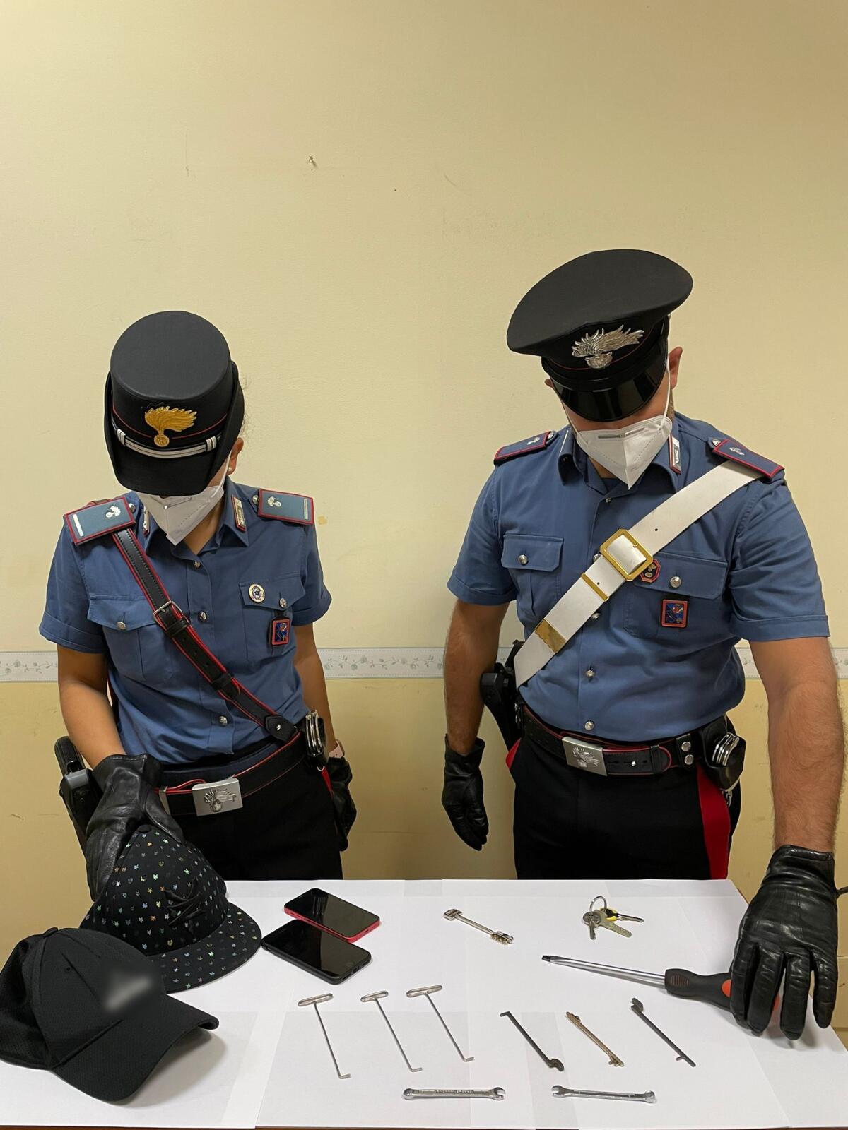 Furti in appartamento: tre arresti nella notte. Operazione dei Carabinieri della Compagnia di Pomezia. - 