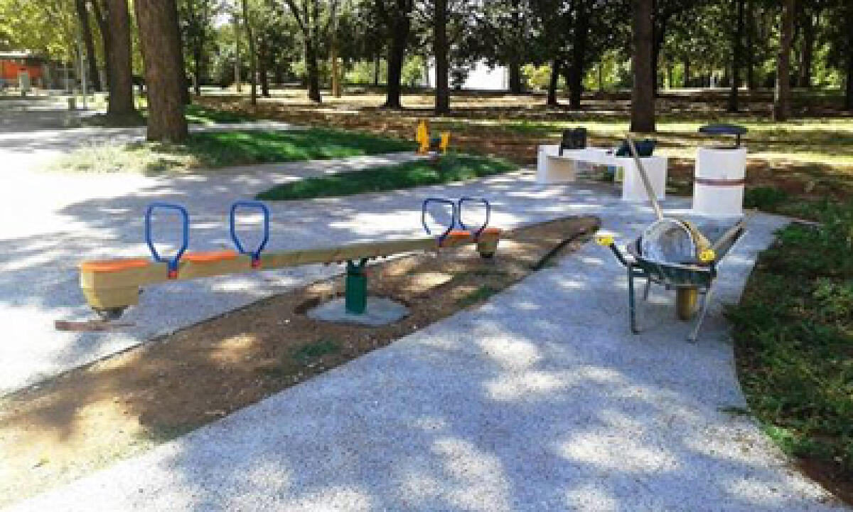 Malore al parco ad Aprilia, soccorso da alcuni cittadini viene affidato alle cure del 118 - 