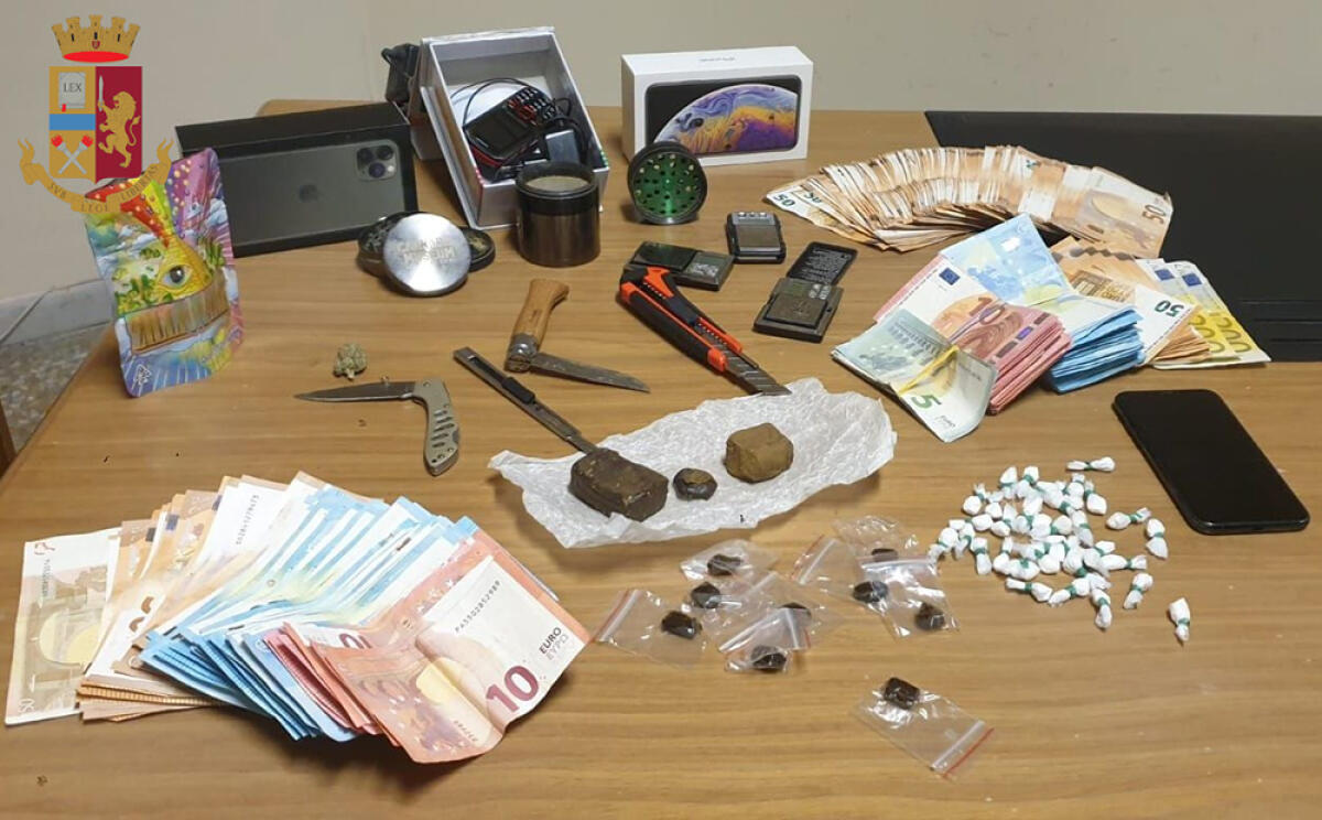 Lotta  allo spaccio nella capitale ed in tutta la provincia di Roma. Altri 12 pusher arrestati e sequestrati 2,5 Kg di stupefacenti - 
