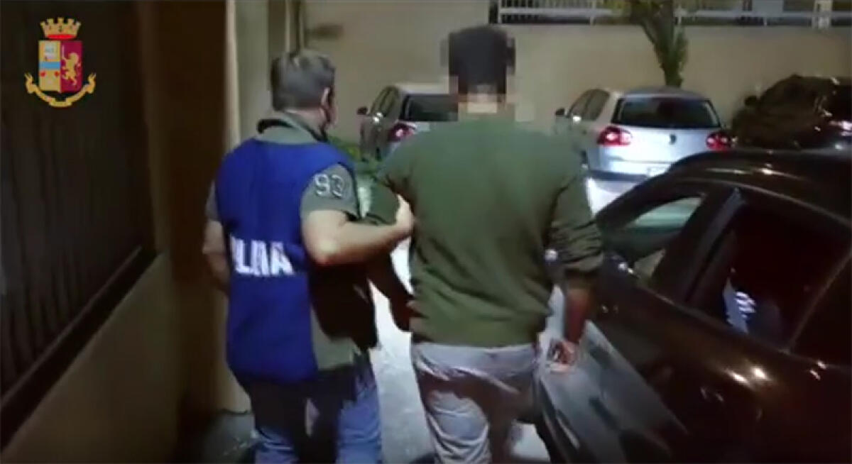 Operazione “Octopus”: le Squadre Mobile di Latina e Roma  arrestano tre persone per tentata estorsione ed illecita concorrenza aggravate dal metodo mafioso. Il VIDEO - 