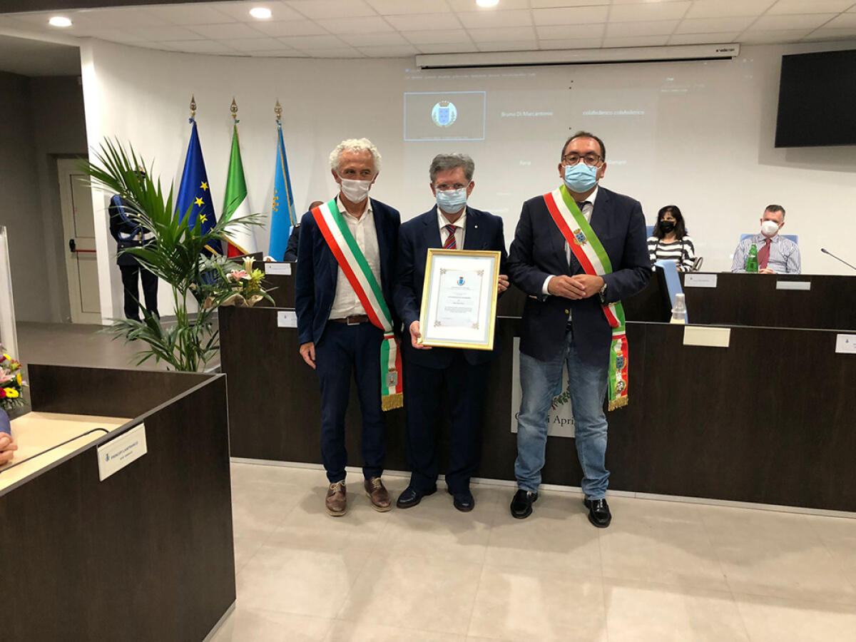 Aprilia - Conferita la cittadinanza onoraria al senologo Fabio Ricci: "Grazie per il suo impegno" - 