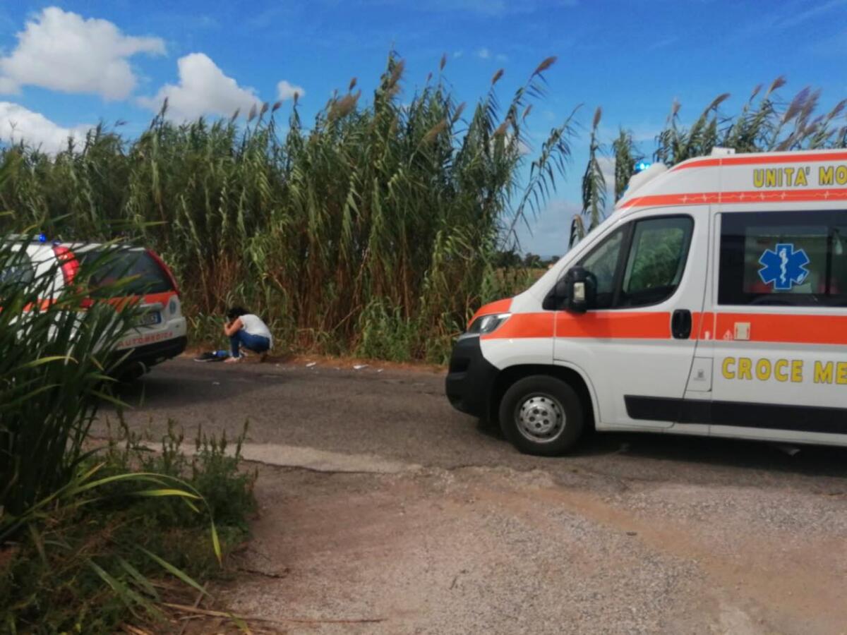 Momenti di paura in via del Querceto ad Aprilia, soccorso un uomo con una ferita alla gola FOTO - 