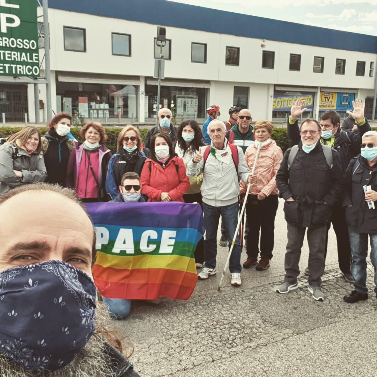 Anche la Città di Aprilia la scorsa domenica alla Marcia Perugia Assisi della Pace e della Fratellanza. - 