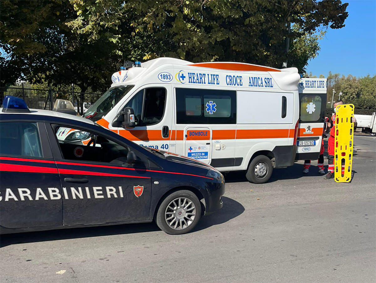 Donna investita mentre porta a spasso il cane davanti al Conad ad Aprilia. Soccorsa dal 118 e dai Carabinieri - 